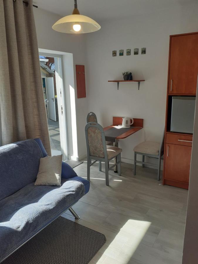 Wynajem Apartamentow I Pokoi. Устроне-Морске Экстерьер фото
